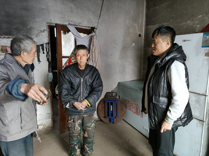 1648689034409552.jpg 低保入户2_副本.jpg