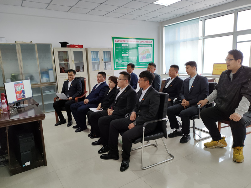 1681693586416406.jpg 7区观看党课开讲啦二十大代表.jpg