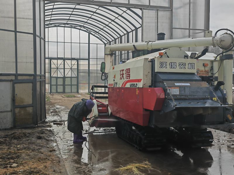 1698104232338756.jpg 清洗农机具 (2).jpg