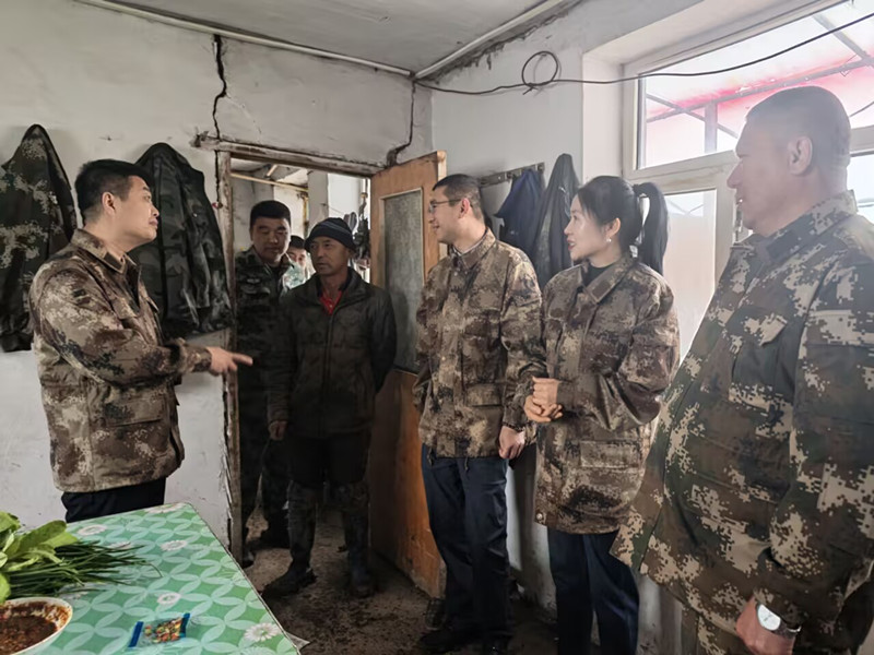 1778918171645229.jpg 下沉一线照片1_副本.jpg